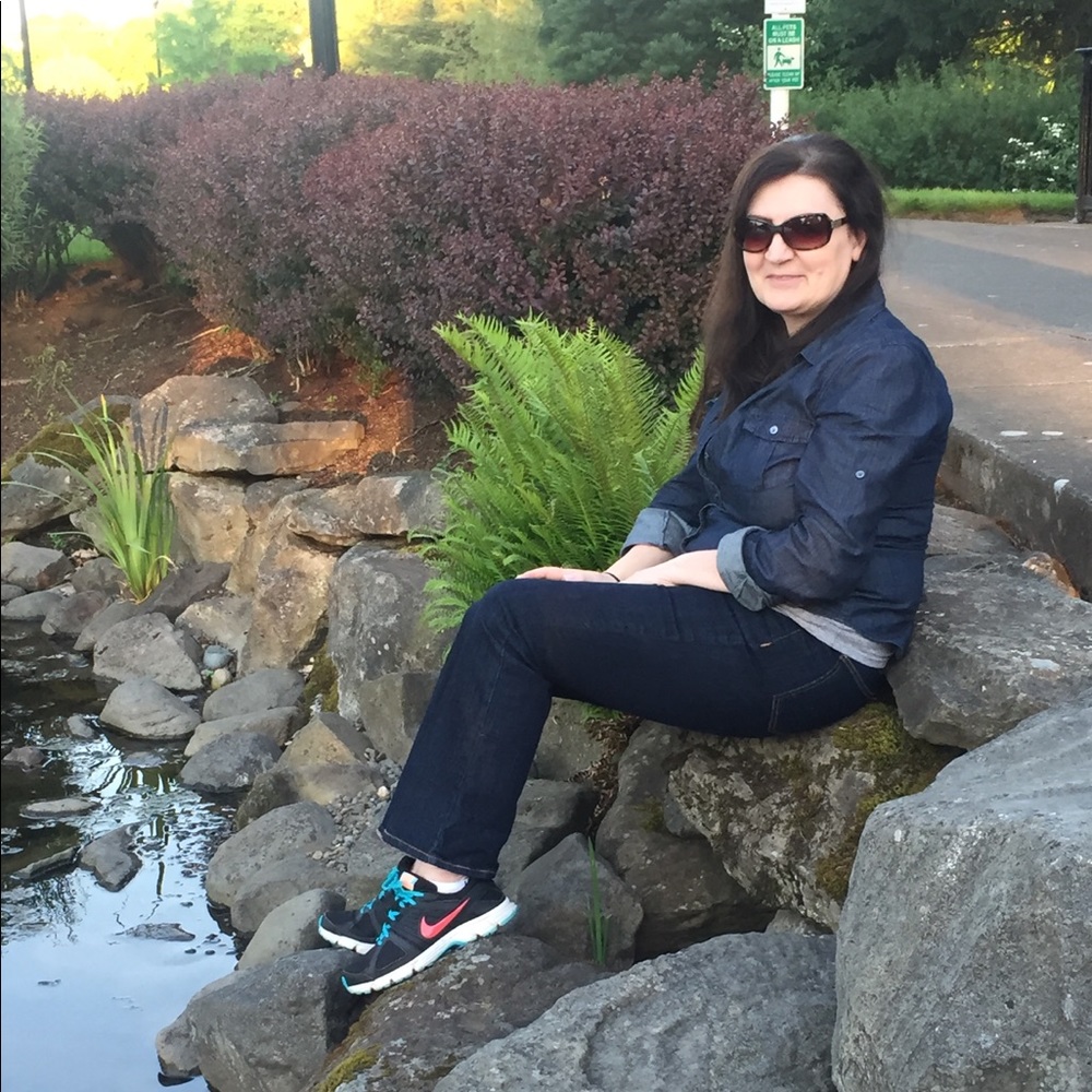 Meet your Posher, Nadya